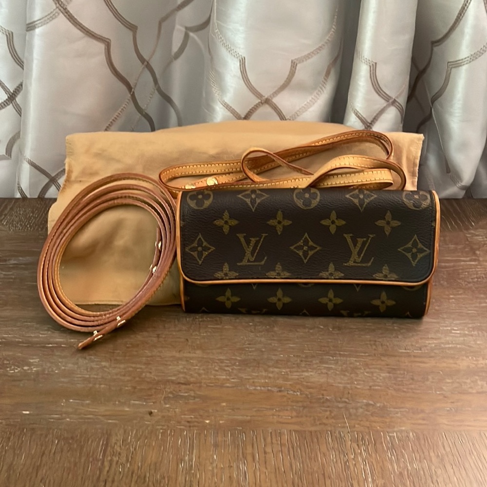 Louis Vuitton Pochette Twin